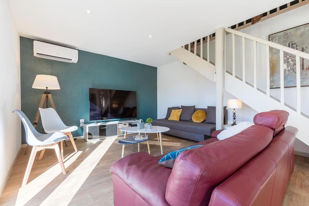 Holiday home Grande Maison Avec Et Sans Vis-a-vis Laglorieuse
