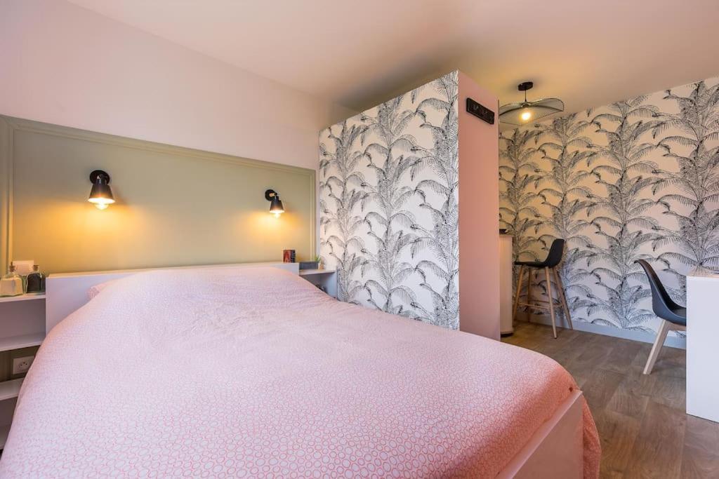 Grande Maison Avec Et Sans Vis-a-vis Holiday home Laglorieuse