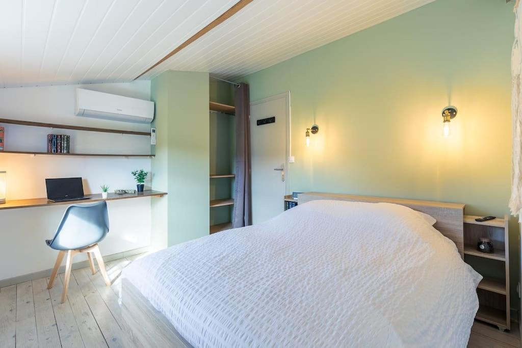 Grande Maison Avec Et Sans Vis-a-vis Laglorieuse