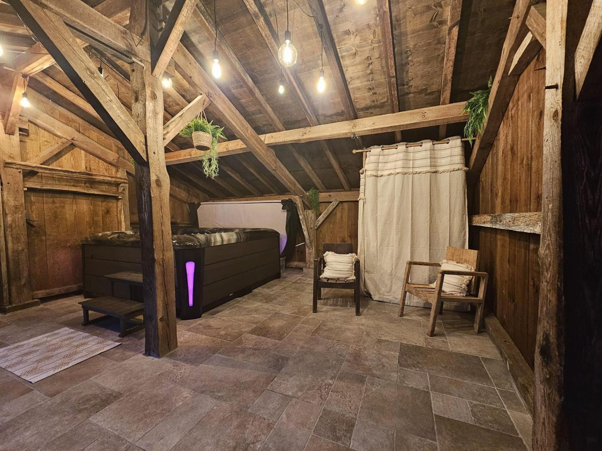 Holiday home Grande Maison Avec Et Sans Vis-a-vis Laglorieuse
