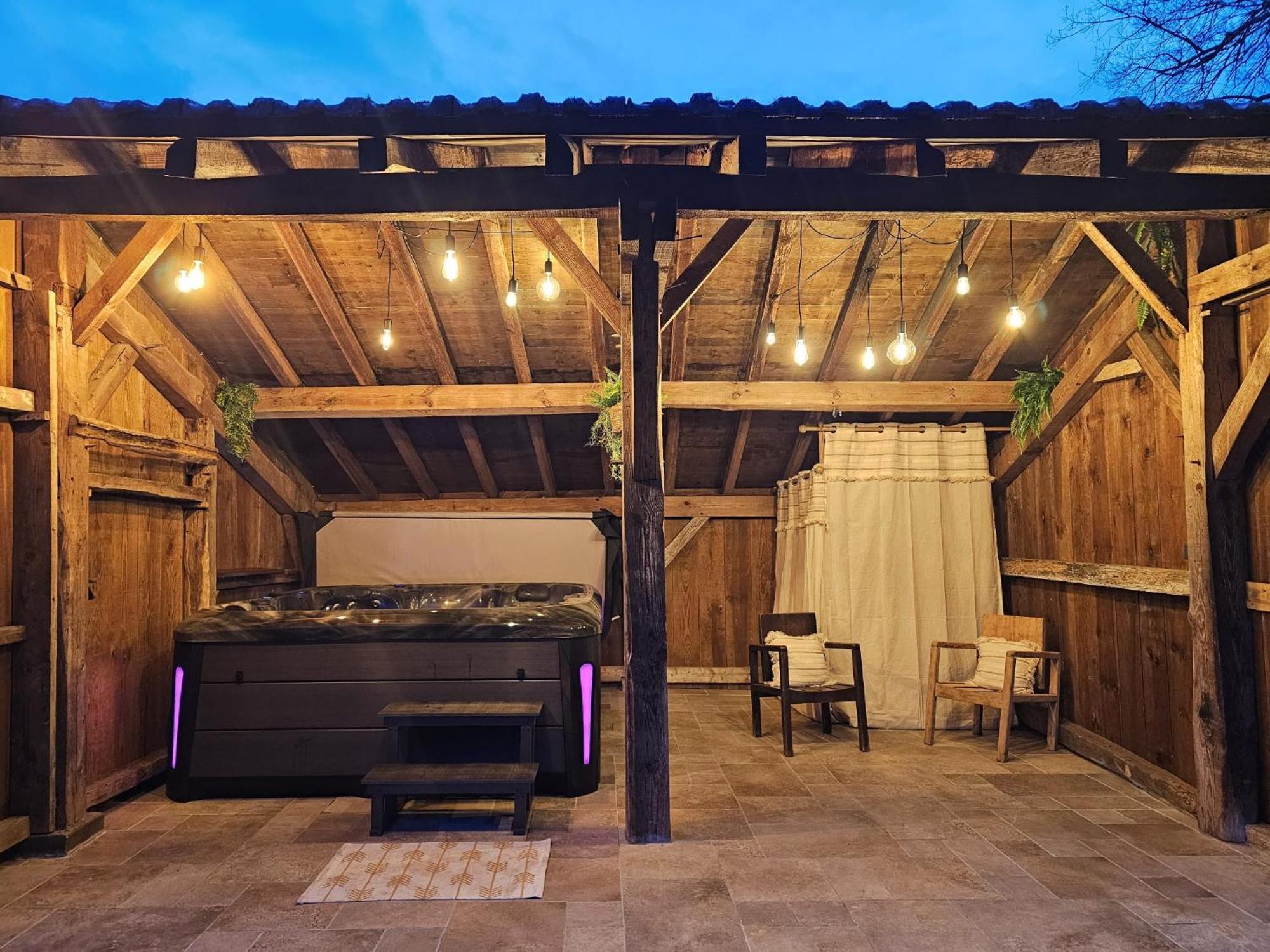 Grande Maison Avec Et Sans Vis-a-vis Laglorieuse